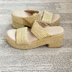 Matisse beach straw platform sandals, cream, EUC
